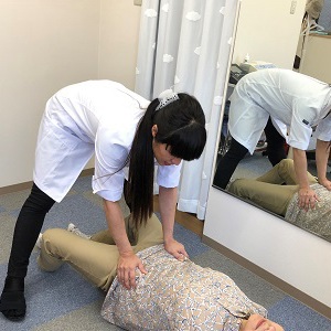 「高槻市　高槻芥川YOU整骨院」の施術